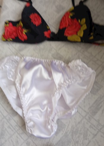 Kırmızı Çiçek Desenli Vintage Sütyen - Görsel 2