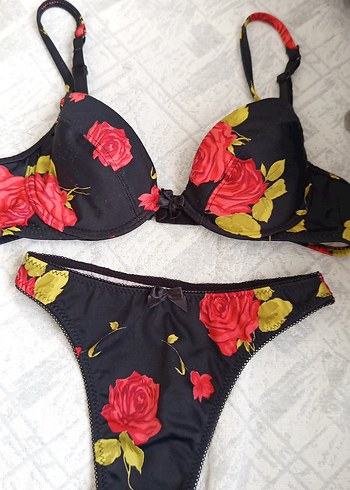 Koyu Kırmızı Gül Desenli Vintage Goth Sütyen - Görsel 2