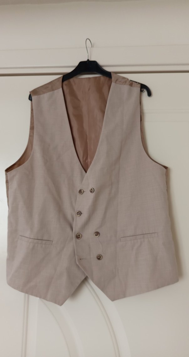 Bej Düğmeli Erkek Yelek - Görsel 3