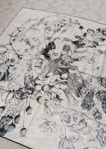 Gri Bohem Çiçek Desenli Kadın Fular - Görsel 3