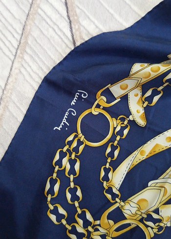 Zincir Detaylı Parlak Lacivert Kadın Fular - Görsel 3