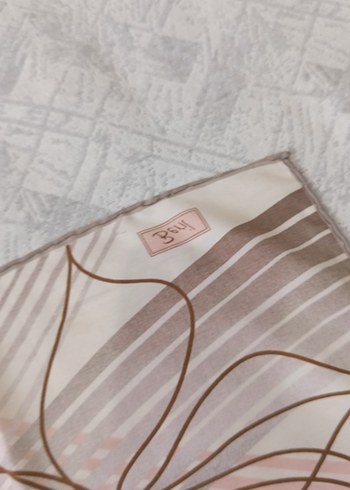 Bej Vintage Desenli Kadın Fular - Görsel 3