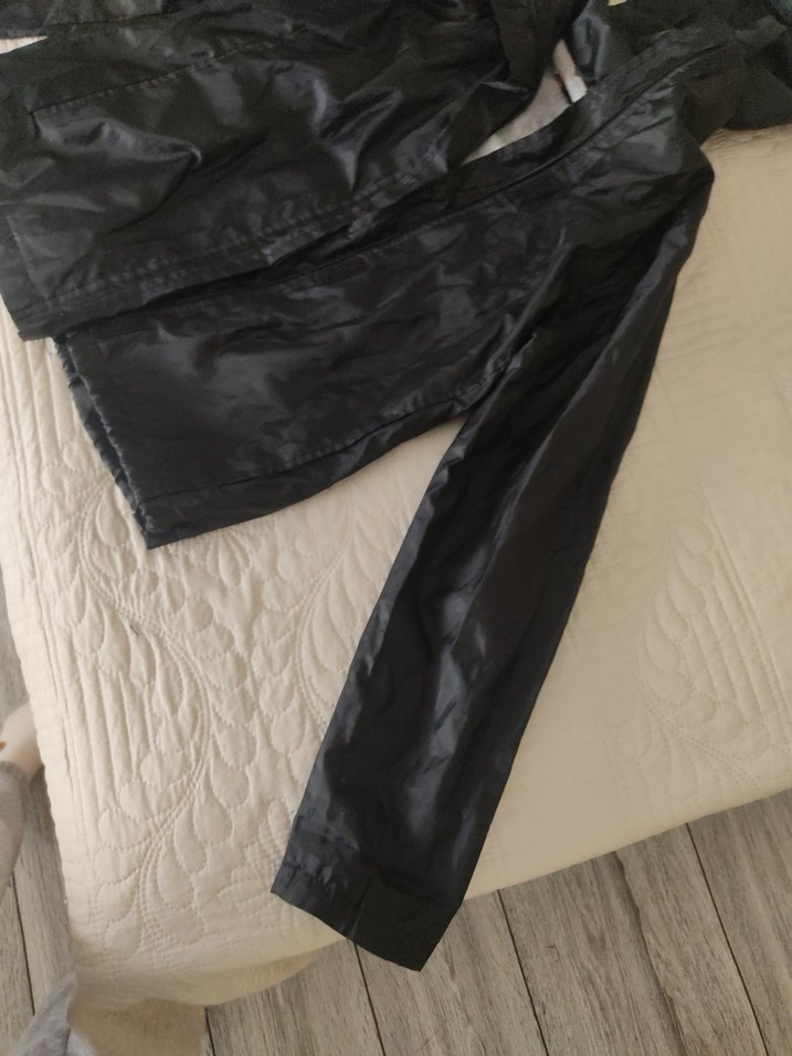 Siyah su geçirmez yağmurluk - Görsel 5