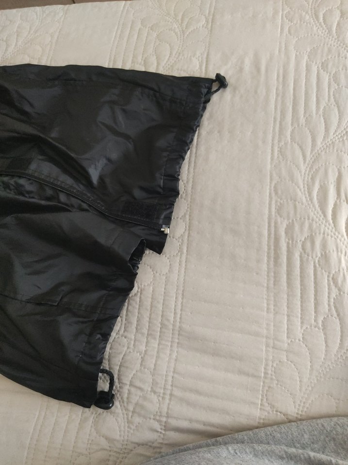 Siyah su geçirmez yağmurluk - Görsel 2