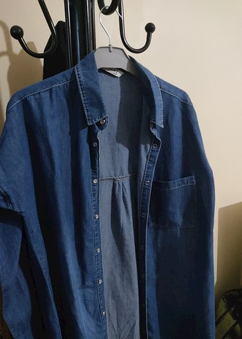 Düğmeli Uzun Kollu Mavi Denim Gömlek - Görsel 8