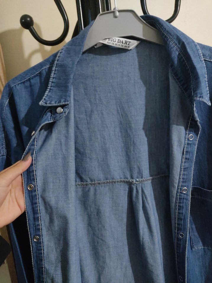 Düğmeli Uzun Kollu Mavi Denim Gömlek - Görsel 2