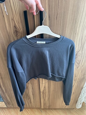 Gri crop sweat