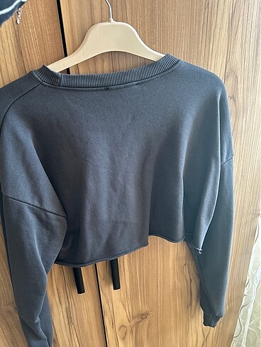 s Beden Gri crop sweat