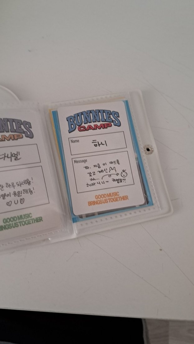 hanni bunnies camp orjinal ikili photocard - Görsel 2