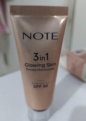 Note Cosmetique 3'ü 1 Arada Parlak Ten BB Krem - Görsel 4