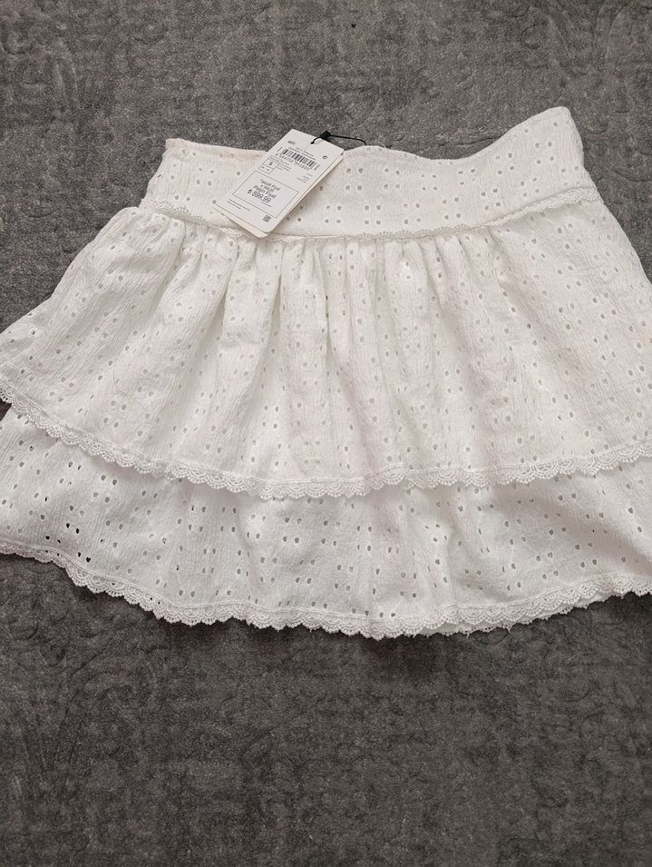 Kadın Beyaz Nakışlı Fırfırlı Mini Etek - Görsel 3