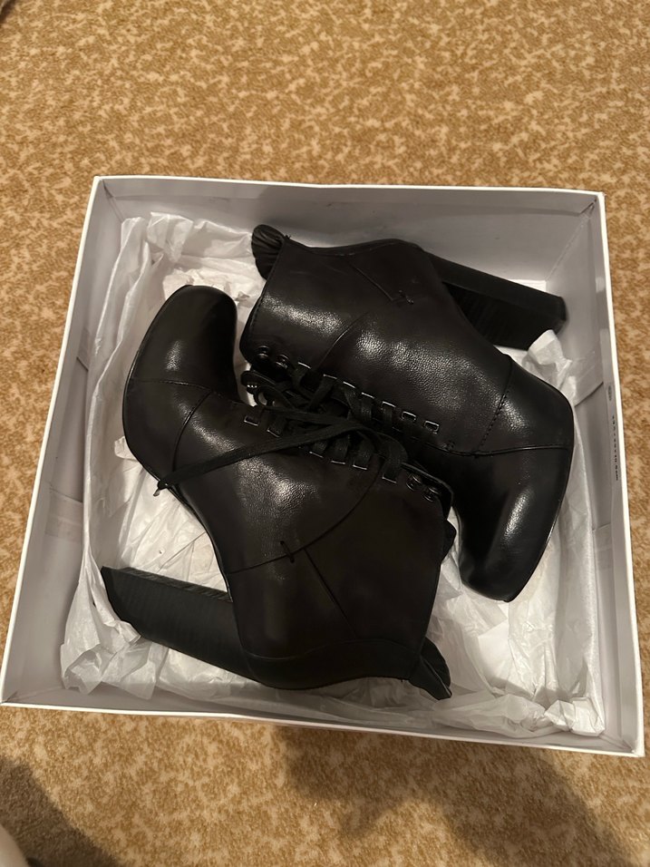 Nine West Siyah Deri Gotik Dolgu Topuklu Bot - Görsel 2