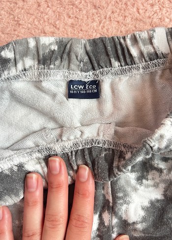 Gri Batik Desenli Erkek Şort - Görsel 3