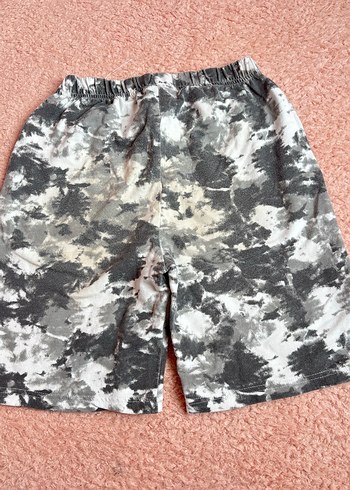 Gri Batik Desenli Erkek Şort - Görsel 2