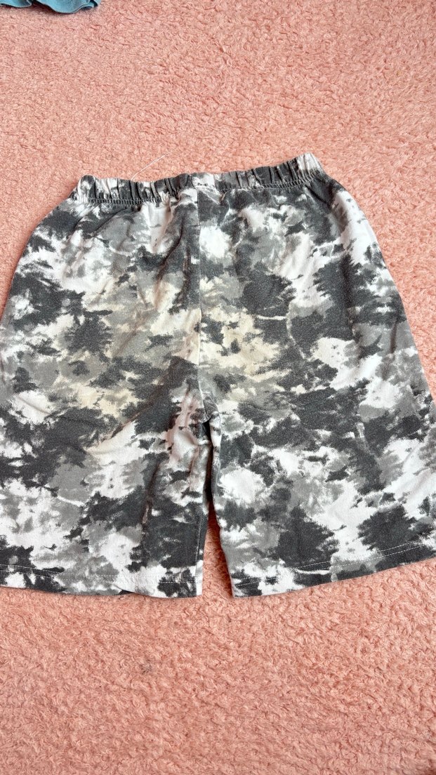 Gri Batik Desenli Erkek Şort - Görsel 2