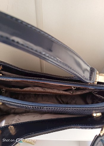 Siyah Parlak Yılan Desenli Deri Kadın Çanta - Görsel 2