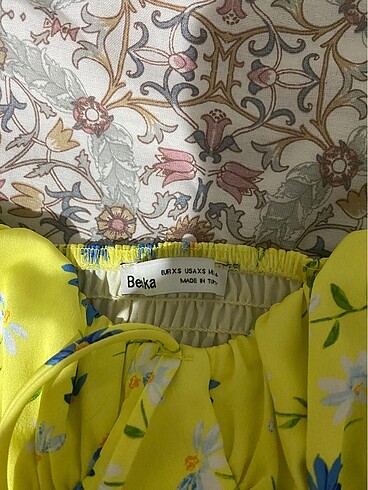 xs Beden Bershka Çiçek Desenli Crop