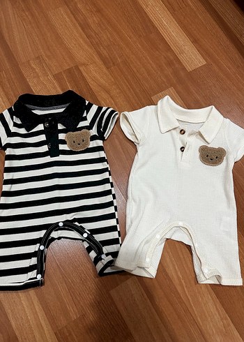 Kısa Kollu Bebek Tulumları, Yaka ve Düğmeli