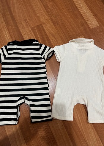3 Ay Beden Kısa Kollu Bebek Tulumları, Yaka ve Düğmeli