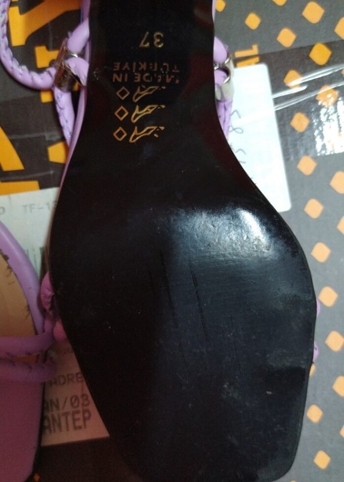 Topuklu ayakkabı - Görsel 4