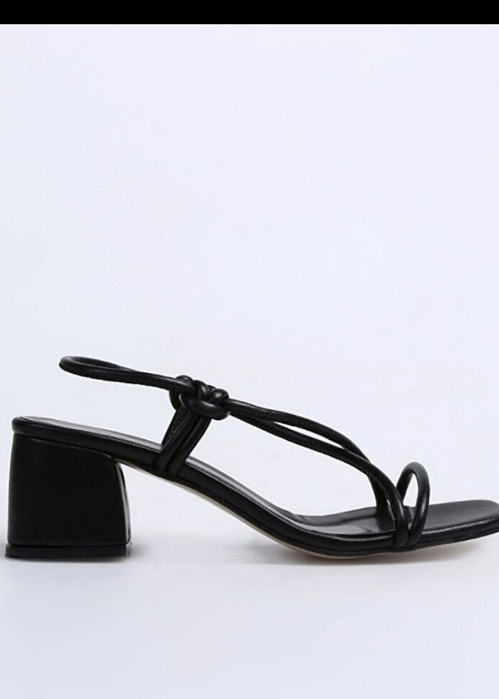 Topuklu ayakkabı - Görsel 2