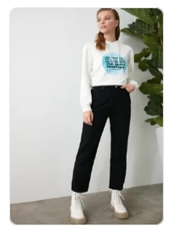 Solmayan siyah jean