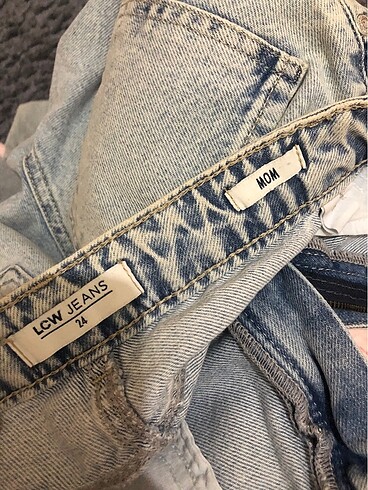 xs Beden Lcw Yırtık Mom Jean