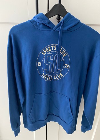 Kadın Mavi Kapüşonlu Sweatshirt Zincir Detaylı - Görsel 2