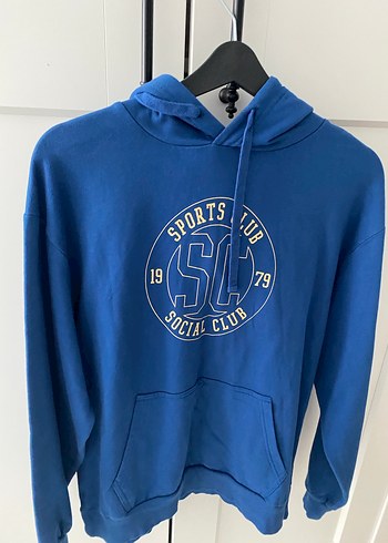 Kadın Mavi Kapüşonlu Sweatshirt Zincir Detaylı - Görsel 4