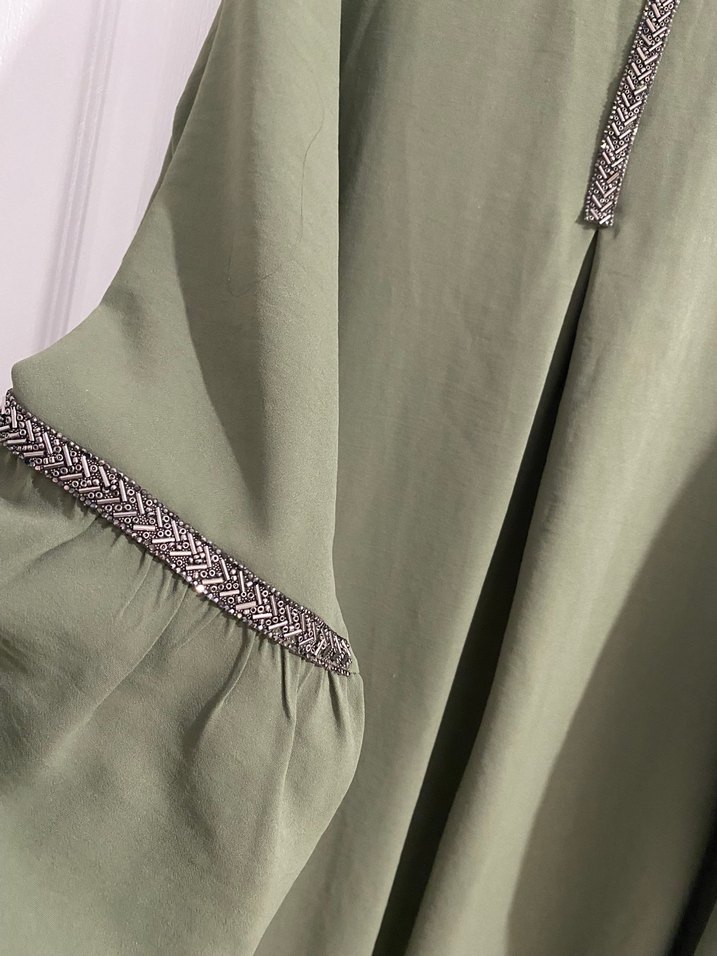 Yeşil elbise - Görsel 3