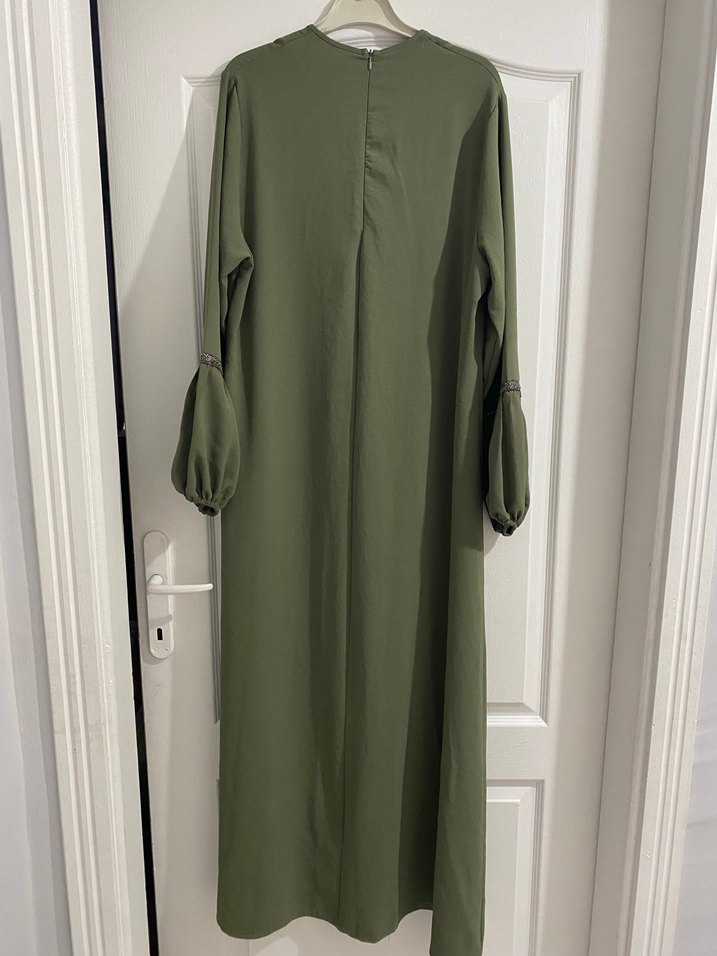 Yeşil elbise - Görsel 4