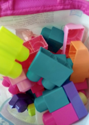 Mega Bloks Renkli Lego Seti Pembe Çantada - Görsel 3