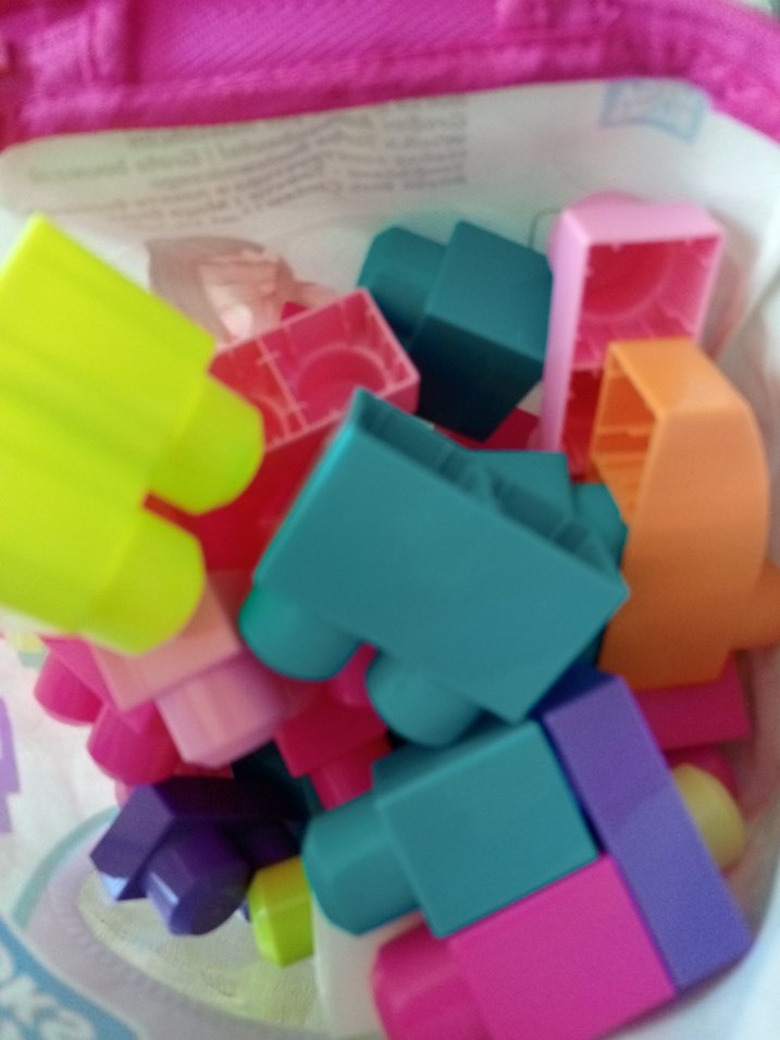 Mega Bloks Renkli Lego Seti Pembe Çantada - Görsel 3