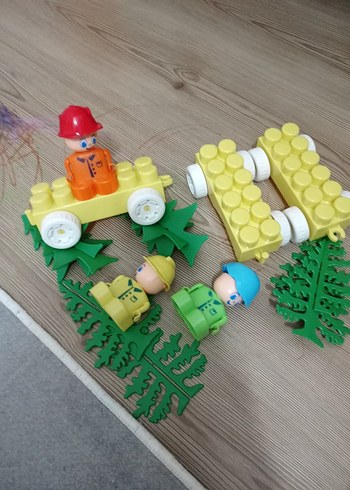 Renkli Lego Seti ve Figürler - Görsel 2