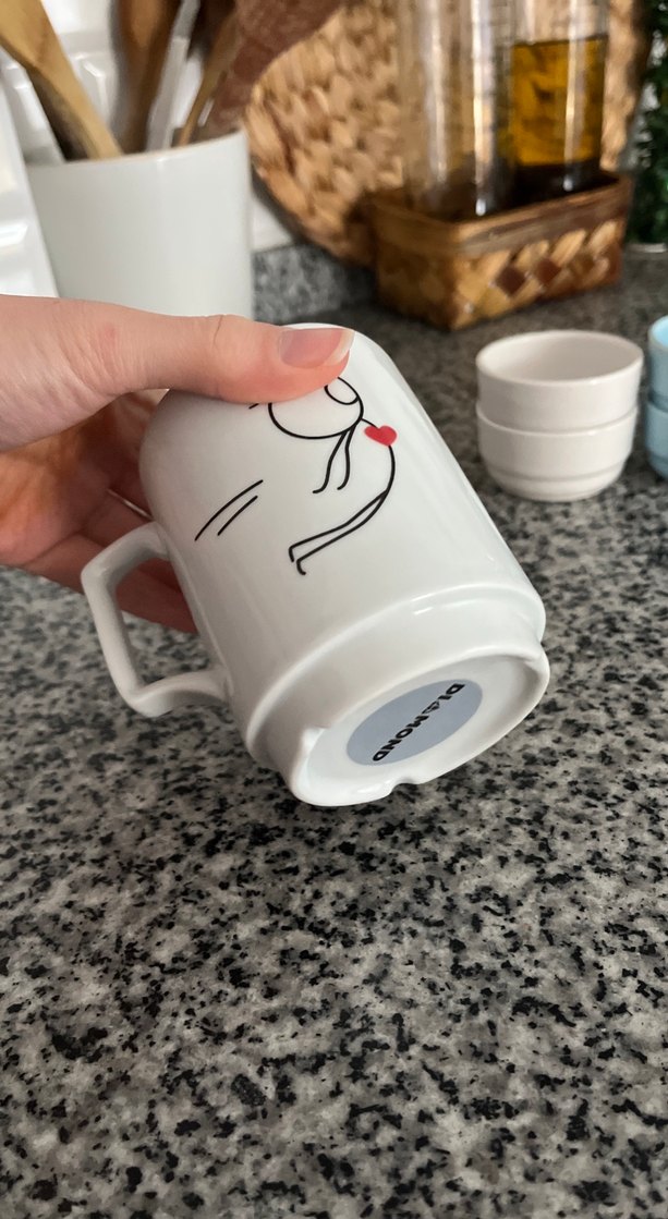 Kalpli Figürlü Beyaz Seramik Kupa - Görsel 5