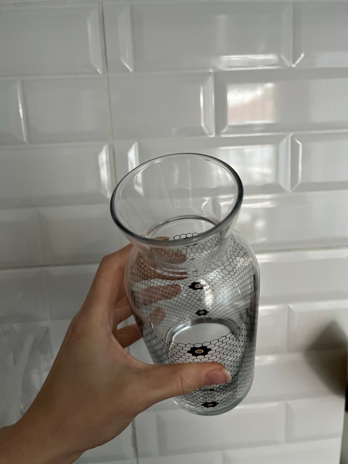 Beyaz ve Gri Desenli Cam Vazo - Görsel 4