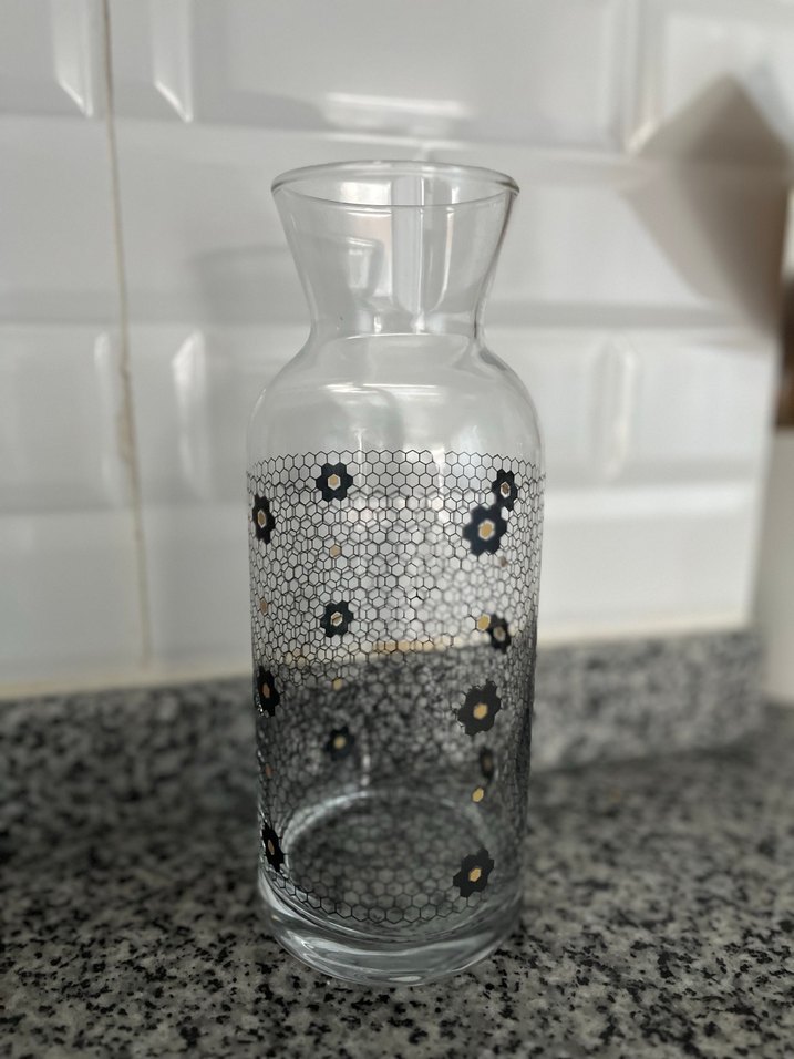 Beyaz ve Gri Desenli Cam Vazo - Görsel 2