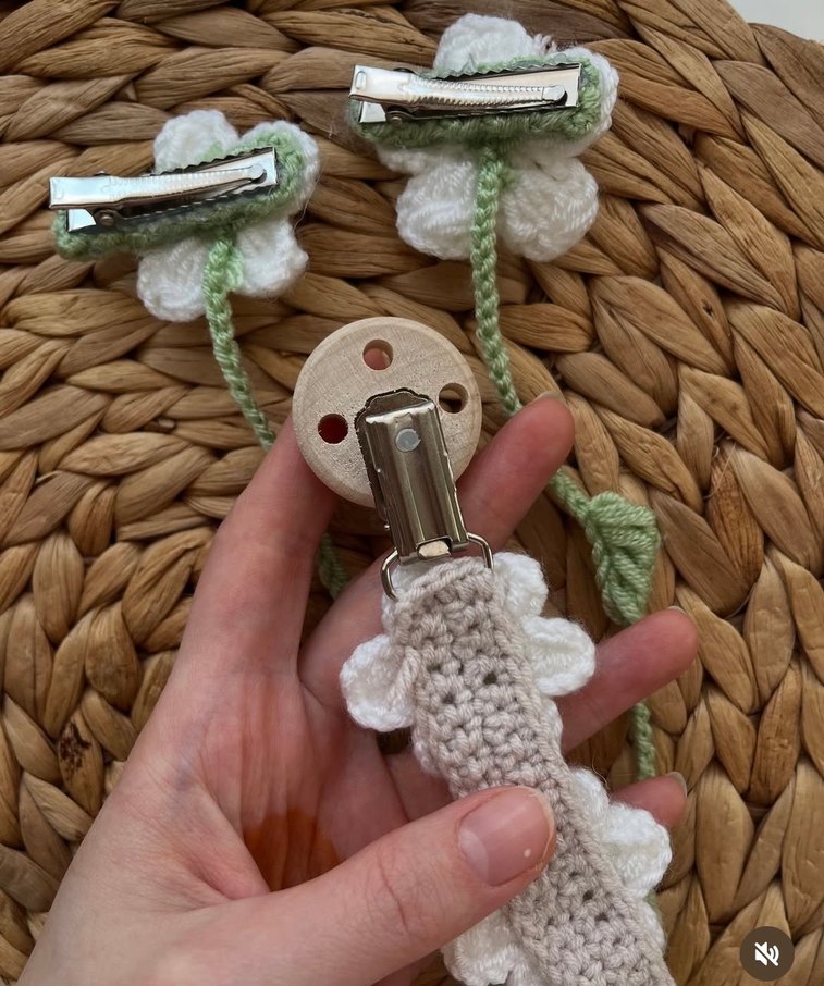 Nakışlı Örgü Çiçekli Bebek Saç Aksesuarlarıve Emzik Bağı - Görsel 2