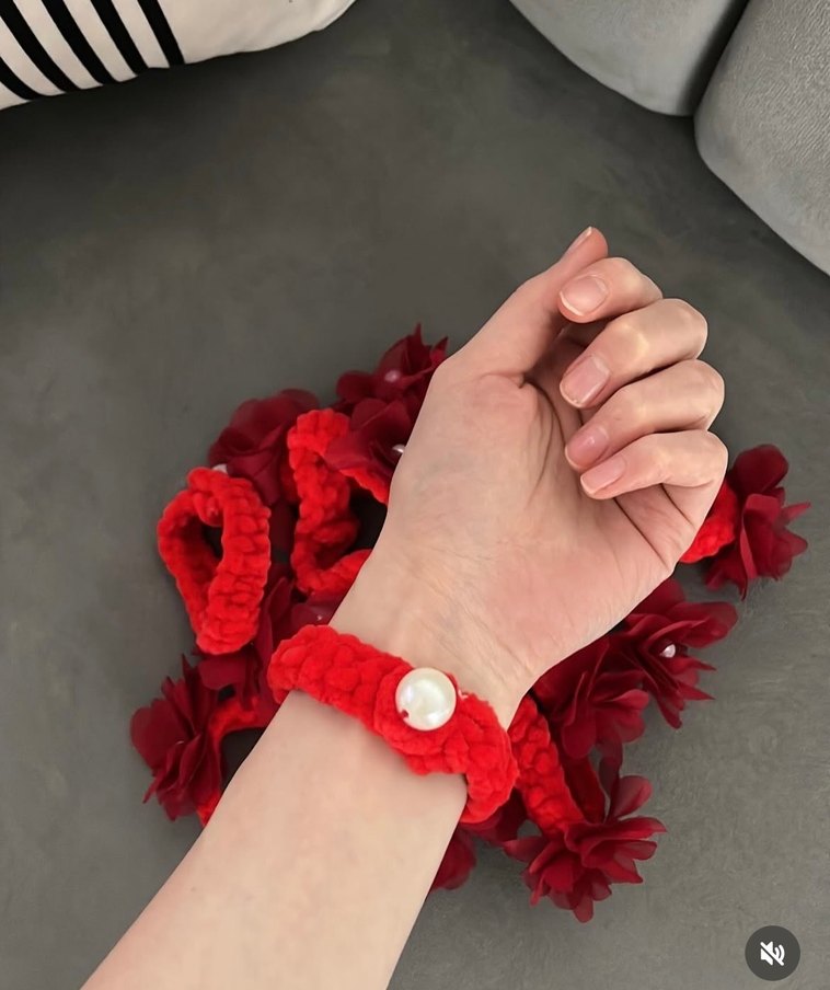 (Kınalık Hediyeliği) Kırmızı Çiçekli Boncuklu Kadın Bileklik - Görsel 2