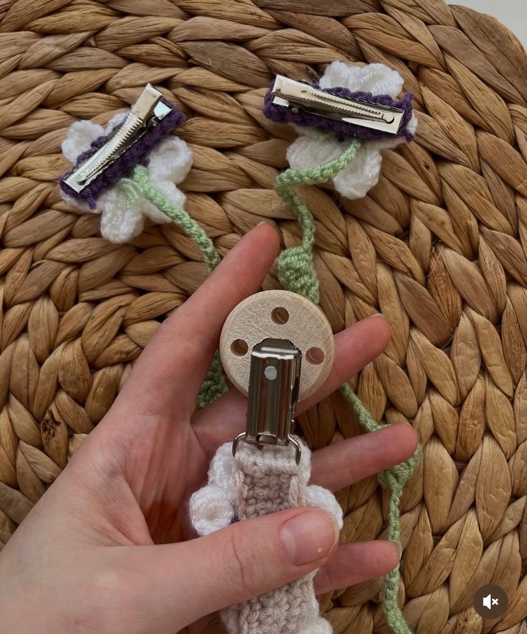 El Yapımı Çiçekli Bebek Emzik Zinciri ve Saç Aksesuarı - Görsel 2