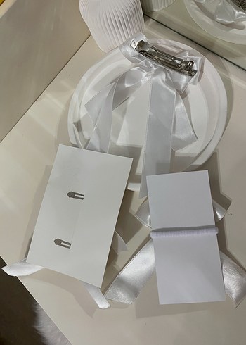 Beyaz Saten Kurdeleli Hediye Seti - Görsel 2