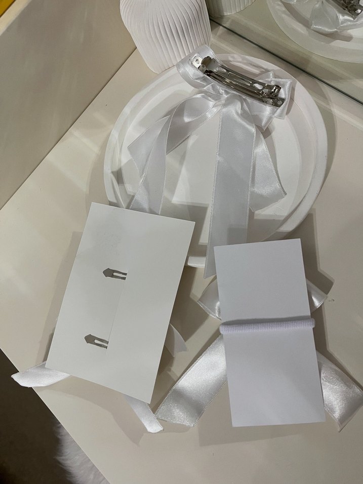 Beyaz Saten Kurdeleli Hediye Seti - Görsel 2