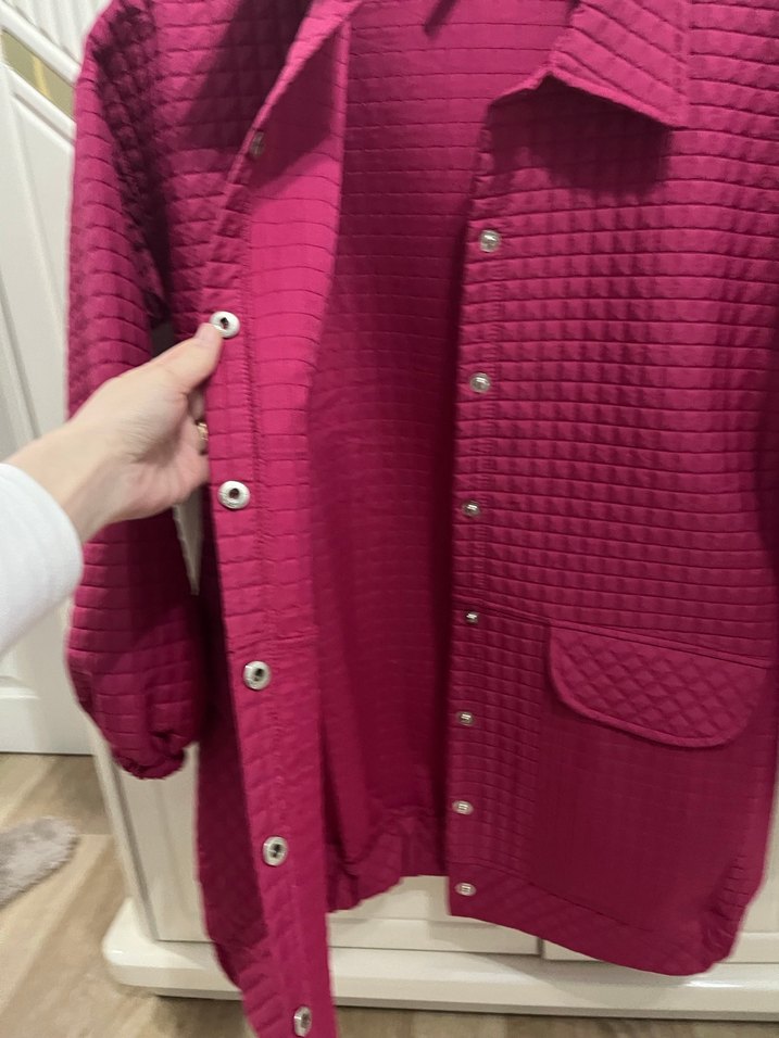 Pembe çıtçıtlı kapitone Kadın Ceket - Görsel 4