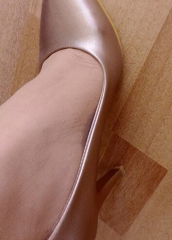 Diğer Gold stiletto