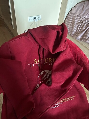 kapüşonlu sweatshirt