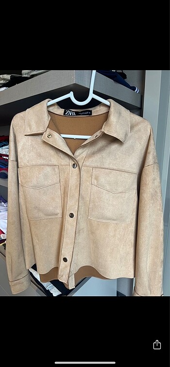 Zara açık bej süet ceketimsi bir gömlek
