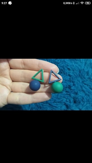 sıfır etiketli ürün toplu üçgen sallantı küpe şık bir model