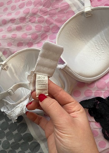 Dantel Detaylı Siyah ve Beyaz Goth Sütyen - Görsel 2