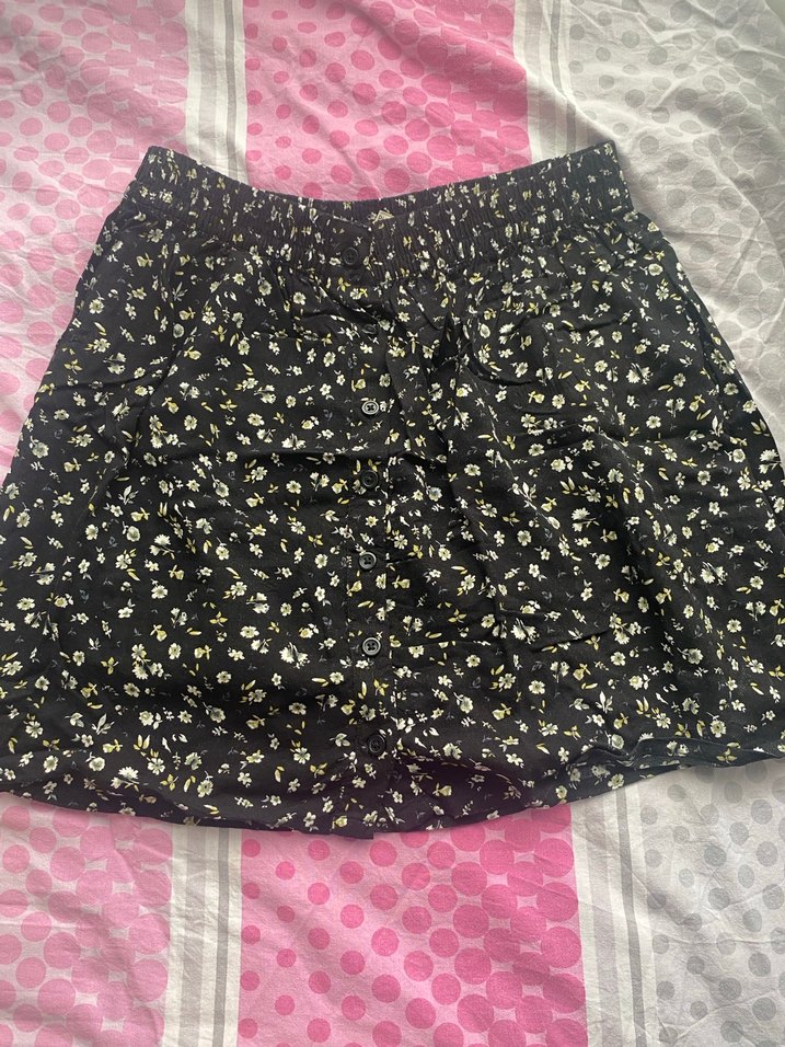 Düğmeli Siyah Çiçekli Mini etek - Görsel 2