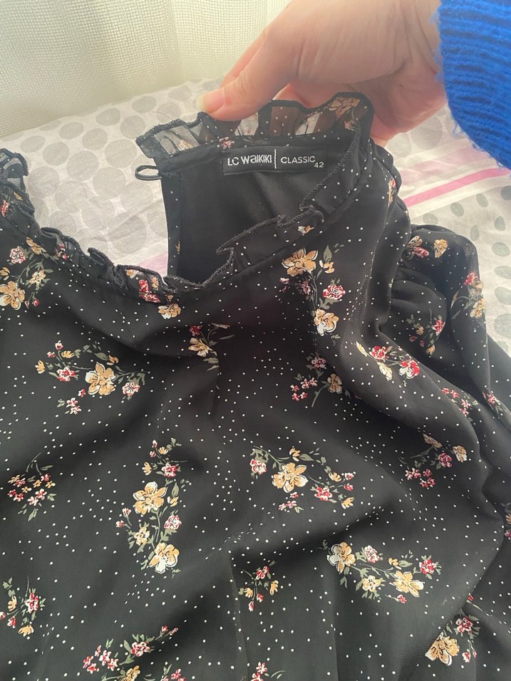 Uzun Kollu Siyah Çiçekli Salaş uzun Elbise - Görsel 3